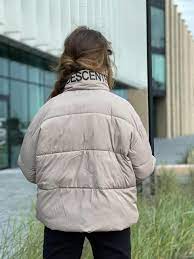 Осенняя женская бежевая куртка оверсайз без капюшона - Karia.shop