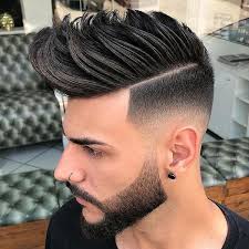 En primer lugar, debe definirse la línea que va a separar la parte superior y la parte inferior del cabello. 69 Best Taper Fade Haircuts For Men 2021 Guide