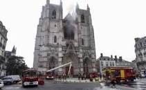 Résultat de recherche d'images pour "incendie cathédrale de nantes"