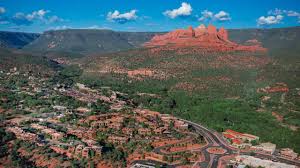 The red rocks are far from the ridge, so views of them are limited, but good views exist of the surrounding desert landscape, especially from the two heated pools. Village Of Oak Creek Hotels 103 Cheap Village Of Oak Creek Hotel Deals United States