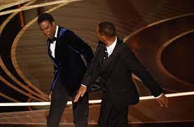 Eklat bei den Oscars 2022: Will Smith ohrfeigt Chris Rock - Kultur -  Stuttgarter Nachrichten