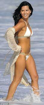 Celebrity Olivia Munn Body Type One - Walking in Ocean