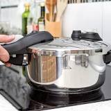 Do chefs use pressure cookers?