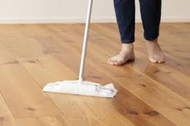 how to clean wood laminate floors for