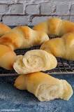 What type of pastry is crescent rolls?