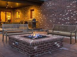 What S Hot Outdoor Fireplace Trends