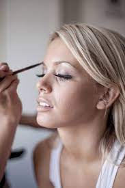 how to become a makeup artist in sydney