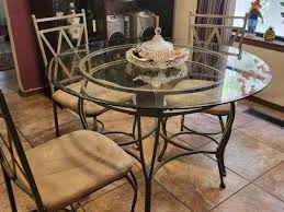 Table With Round Glass Top And 4 Chairs