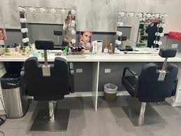 beauty salons chairs and hollywood