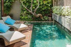 12 Breathtaking Backyard Swimming Pool