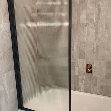 Bath Screen In Fluted Glass
