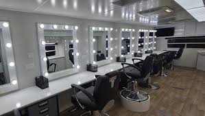 hair and makeup trailer fstop location