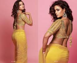 Shweta Tiwari Looking Hot and Sexy in Yellow Saree Photos Viral