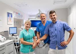 Privatni je stomatolog koji pruža vrhunske stomatološke usluge svim birač aleksandar dr. Stomatoloske Klinike U Porecu Stomatolog Online