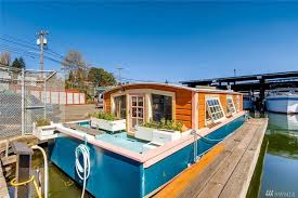 houseboats and floating homes starting