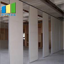 soundproof operable wall partition with