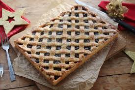 Preparation put the flour, almonds, and confectioners 'sugar into a large bowl and mix together until well combined. Lattice Mince Pie Tray Bake Belleau Kitchen