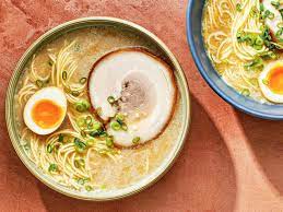 rich and creamy tonkotsu ramen broth recipe