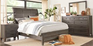 Espresso bedroom furniture are worth every. Finlay Espresso 5 Pc King Sleigh Bedroom Rooms To Go