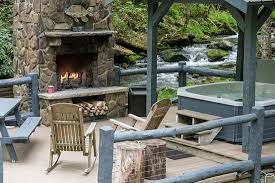 Edge Cabin Deck With Outdoor Fireplace