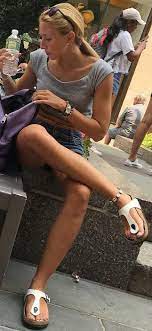 Pin von chris auf Birkenstocks | Sexy füße, Frauen sandalen, Frau