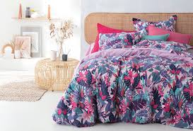 Created in 1982 by cosmetics entrepreneur yves rocher, françoise saget is a distributor of household linens through catalogue and online sales. Francoise Saget Francoise Saget Updated Their Cover Photo Facebook