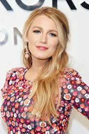 Lively and baker wanted the makeup to be true to emily nelson's character when she was on screen. The Secret To Blake Lively S Hair Is Getting Haircuts As Frequent As Manicures