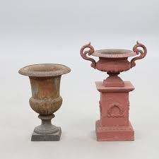 garden urns cast iron furniture