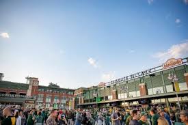 your first home packers game 12 things