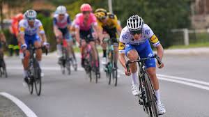 Evenepoel's spectacular accident took place during the tour of lombardy last year as he crashed inside the last 50 kilometers on a downhill stretch, hitting a bridge wall and going over it into. Remco Evenepoel Gewinnt Vierte Etappe Fuglsang Und Yates Geschlagen Eurosport