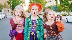 Enter sarah jessica parker to stoke those flames once more. Real Life Sisters Channel Sanderson Sisters From Hocus Pocus For Halloween Gma