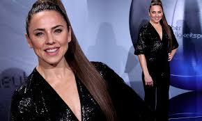 Mel c style»long hairstyles lookbook. Mel C 45 Looks Sensational At The German Sustainability Awards In Dusseldorf Daily Mail Online