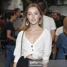 It's easy to spot that phoebe dynevor is related to a certain coronation street star. Phoebe Dynevor On Twitter Boyfriend Leaves Channel E Goes On