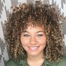 The 45 best hairstyles for round faces. Curly Hairstyles For Round Faces Curly Hair Styles Naturally Hair Styles Curly Bob Hairstyles
