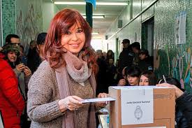 Cristina kirchner, who stood down in december 2015 after two consecutive terms, will face trial on charges of financial mismanagement. Die Plotzliche Ruckkehr Der Cristina Kirchner In Argentinien Argentinien Derstandard At International
