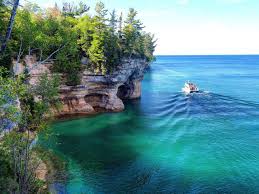 pictured rocks national lakes
