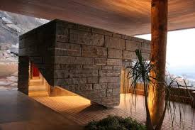 Le moderne case sono dotate di più spazi interni adibiti a specifiche funzioni. Casa Sulla Cascata Wright Una Versione Moderna In Africa