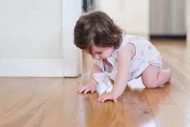 does crawling hurt baby s knees