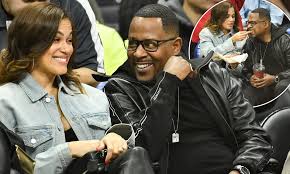 Stream tracks and playlists from paul george on your desktop or mobile device. Martin Lawrence And Fiancee Roberta Moradfar Appear Smitten As They Watch The Basketball In La Daily Mail Online