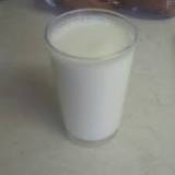How  many  calories  are  in  a  100ml  glass  of  milk?