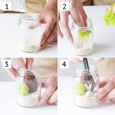 瓶のなかの小さな庭 第2話 水やりなしでok 家にある空き瓶で作れる いちばん簡単なテラリウム 北欧 暮らしの道具店 テラリウム 苔テラリウム 小物 作り