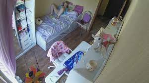 监控偷拍女儿在卧室不关门就自慰,妈妈进来扫地看到了说她不务正业- 91热爆