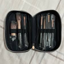 bynature essential collection brush
