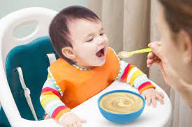 Nhóm thực phẩm phù hợp với thực đơn ăn dặm cho bé 6 tháng tuổi