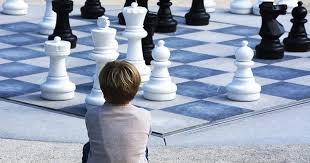 Del ajedrez dicen que es el rey de los juegos, y al menos por antigüedad, pocos pueden discutirlo. Beneficios De Jugar Al Ajedrez Para Nuestro Cerebro