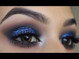 royal blue glitter smokey eye monika