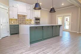 colors that go with gray floors