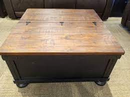 Valebeck Coffee Table With Lift Top