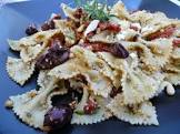 bow tie pasta with sun dried tomatoes and kalamata olives