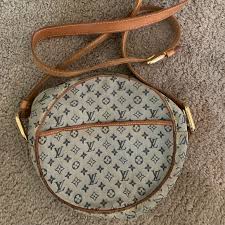 Learn how we diligently authenticate, buy and sell only original louis vuitton the classic monogram on a louis vuitton bag are interlocking letters lv, where v is slightly above l. Louis Vuitton Bags Sold Authentic Vintage Round Louis Vuitton Poshmark